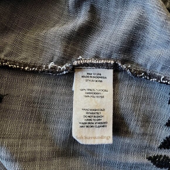 SOFT SURROUNDINGS Papyrus Leaf Embroidered Button Down Chambray Shirt EUC - PS - Picture 11 of 11